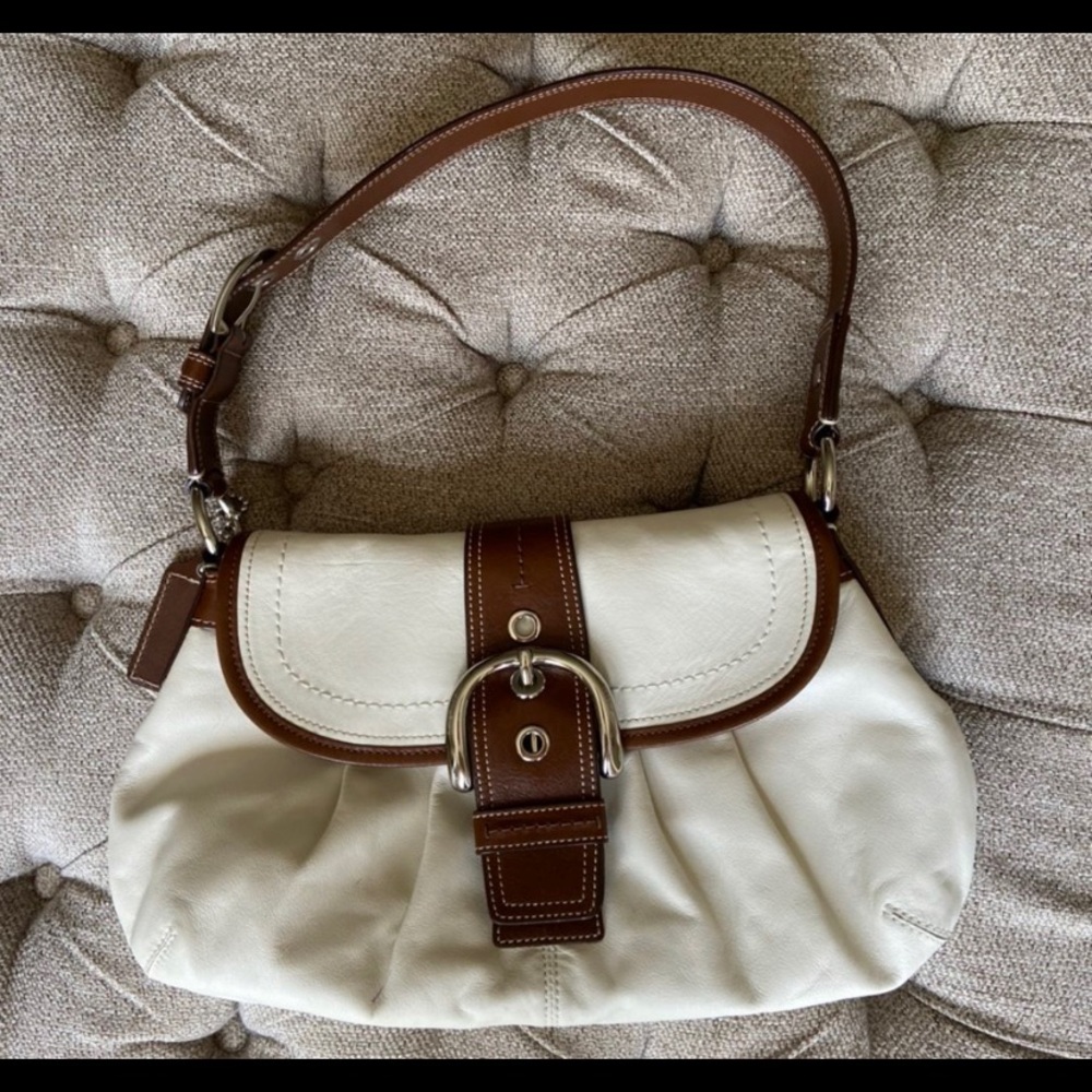 SOLD ON DEPOP Authentic Y2K White Coach Purse